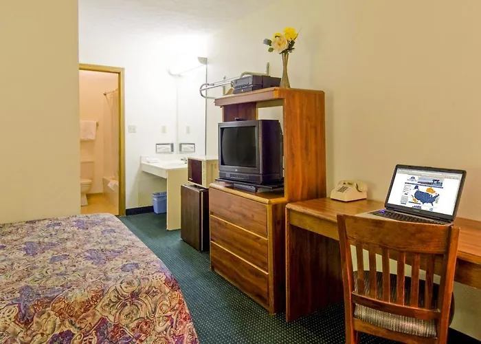 Americas Best Value Inn - Columbus / North Motel 2*